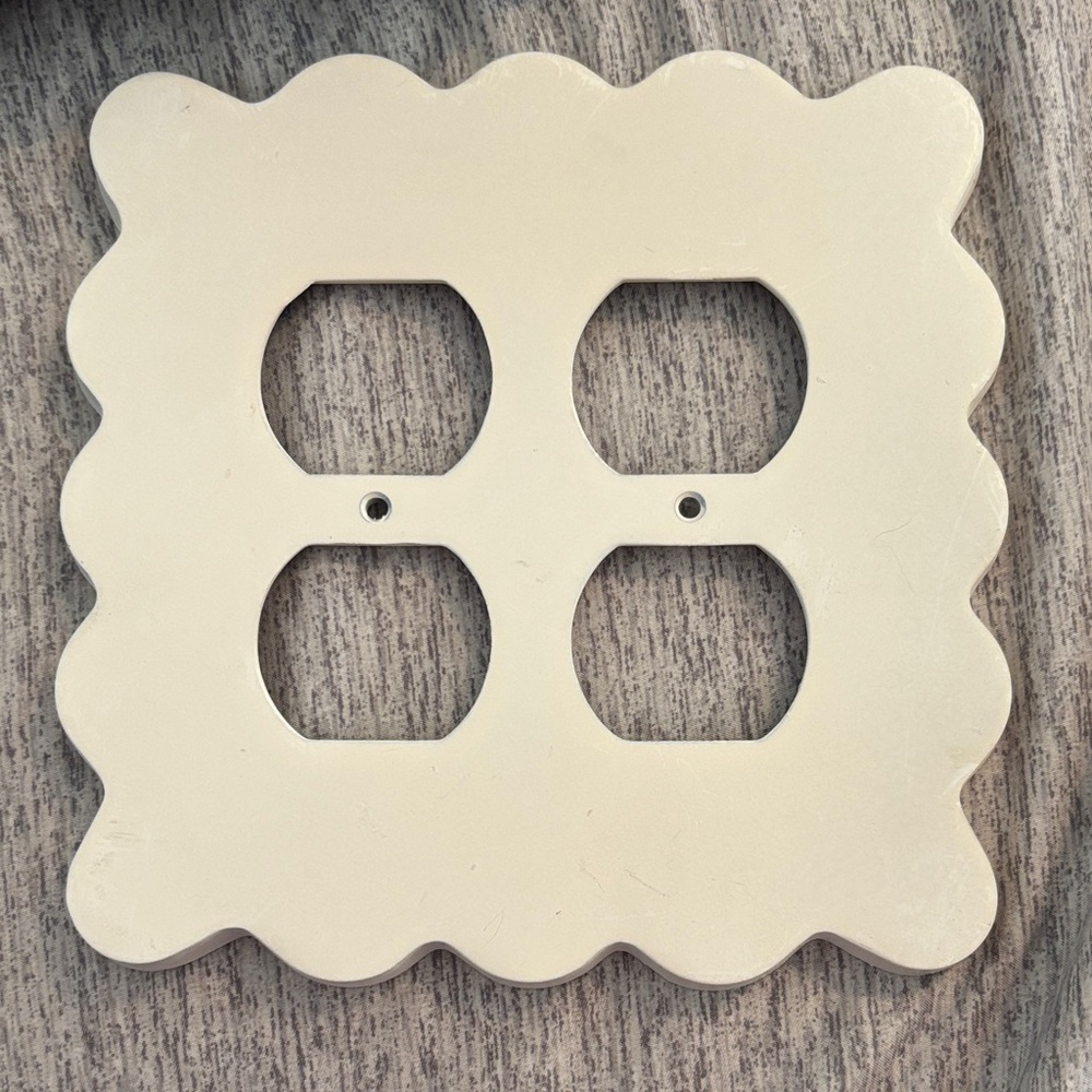 Restoration Hardware Ivory Scalloped Wall Plate